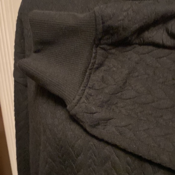 A New Day Women’s Black Crewneck Sweatshirt Elastic Waist sz XL NWOT - Picture 4 of 7